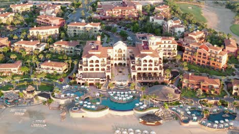 exótico cabo san lucas, destino turístico exclusivo y ciudad turística en baja california, méxico, vista aérea