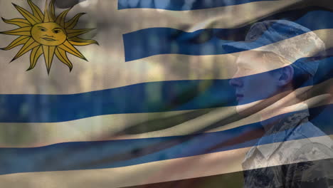 animación de la bandera de uruguay sobre el saludo del soldado caucásico