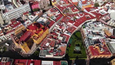 Iglesia-En-Guanajuato,-México,-Tiro-Con-Drone,-4k,-Pueblo-Magico