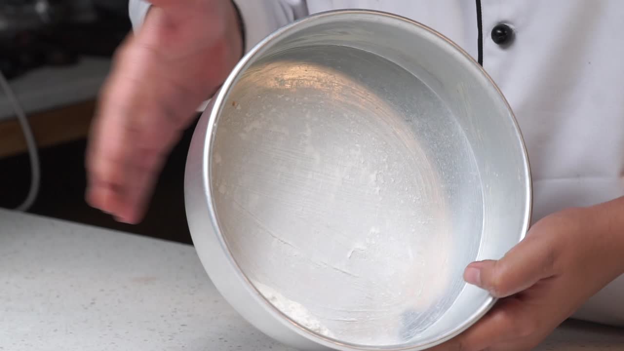 chef citando el intestino con vanila white cake mix power