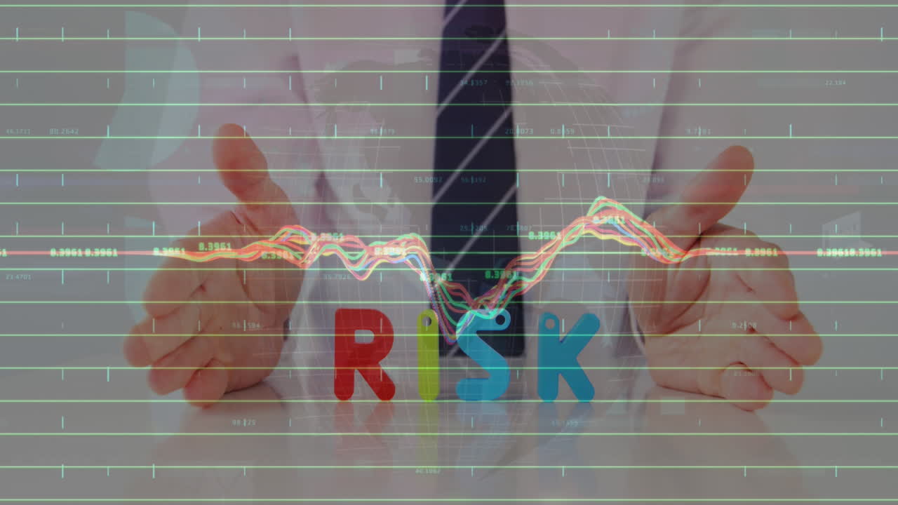animación del procesamiento de datos financieros y texto de riesgo sobre empresario caucásico.