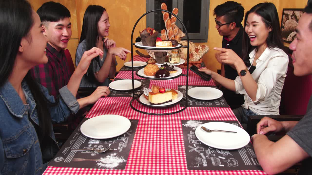 Group Of Friend Happy With Sweet Dessert , Video 4K