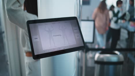 airport body scanner security check