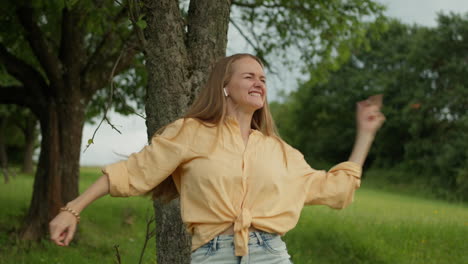 festival dance, party woman, in nature, summer