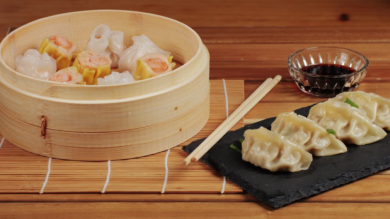 Delicious Steamed Dim Sum Platter