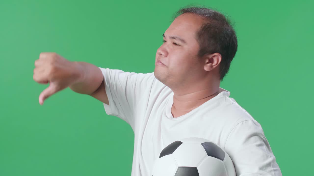 축구에 반대하는 남자