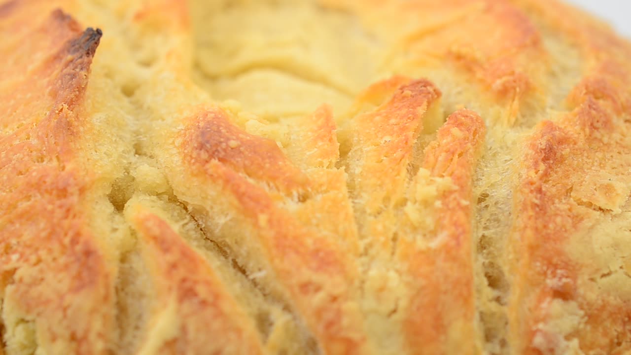 Pagnotta di pane. Riprese in movimento.