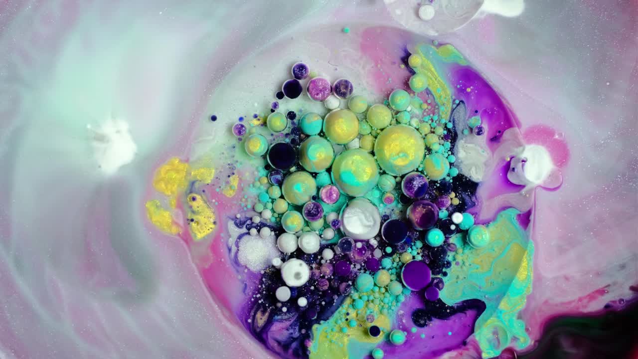 다채로운 페인트와 거품 추상적인 배경 4k 비디오