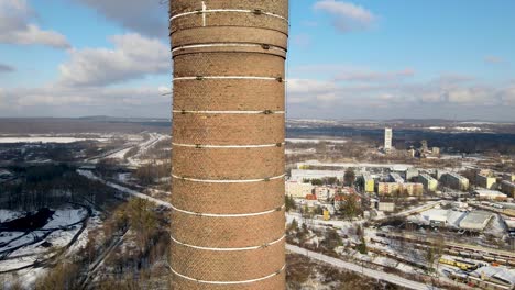 Grandes-Chimeneas,-Central-Térmica-Szombierki,-Industrial,-Paisaje-Invernal-De-Bytom,-Polonia