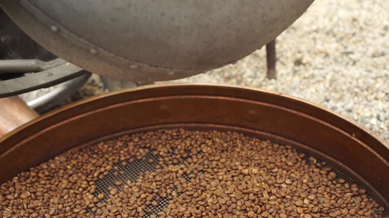 SLOWMO - Old school coffee roasting fire machine