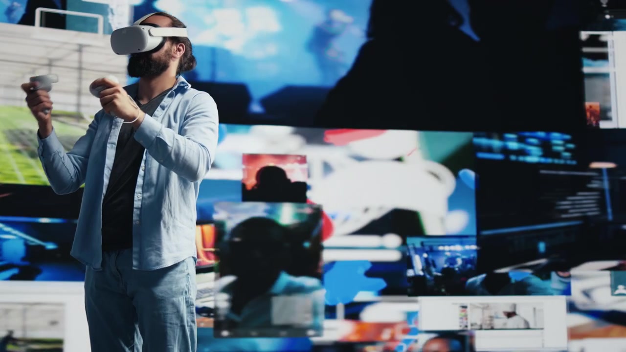 Un giovane rilassato naviga un'interfaccia social nella realtà virtuale