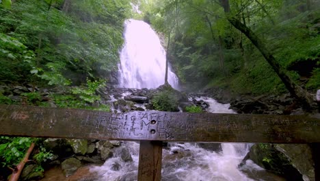 crabtree cae con el agua furiosa en nc, carolina del norte