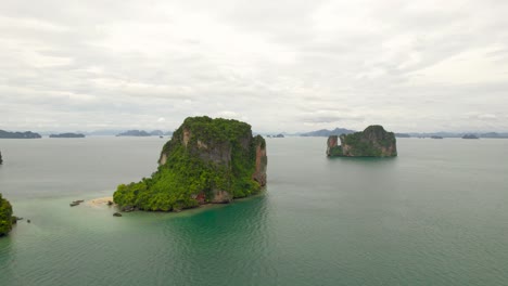 Perspectiva-Aérea-De-Las-Islas-Tropicales-De-Koh-Pakbia-En-Krabi,-Tailandia