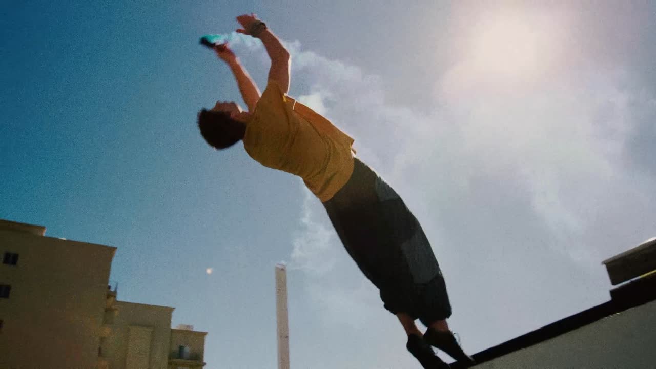 Urbanes Parkour und Nachtlauf