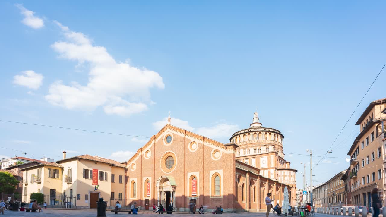 Timelapse  Church of Holy Mary of Grace (Chiesa di Santa Maria delle Grazie, 1497), This church is famous for hosting Leonardo da Vinci masterpiece "The Last Supper",Milan, Italy.