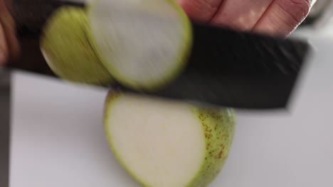 how to slice a pear