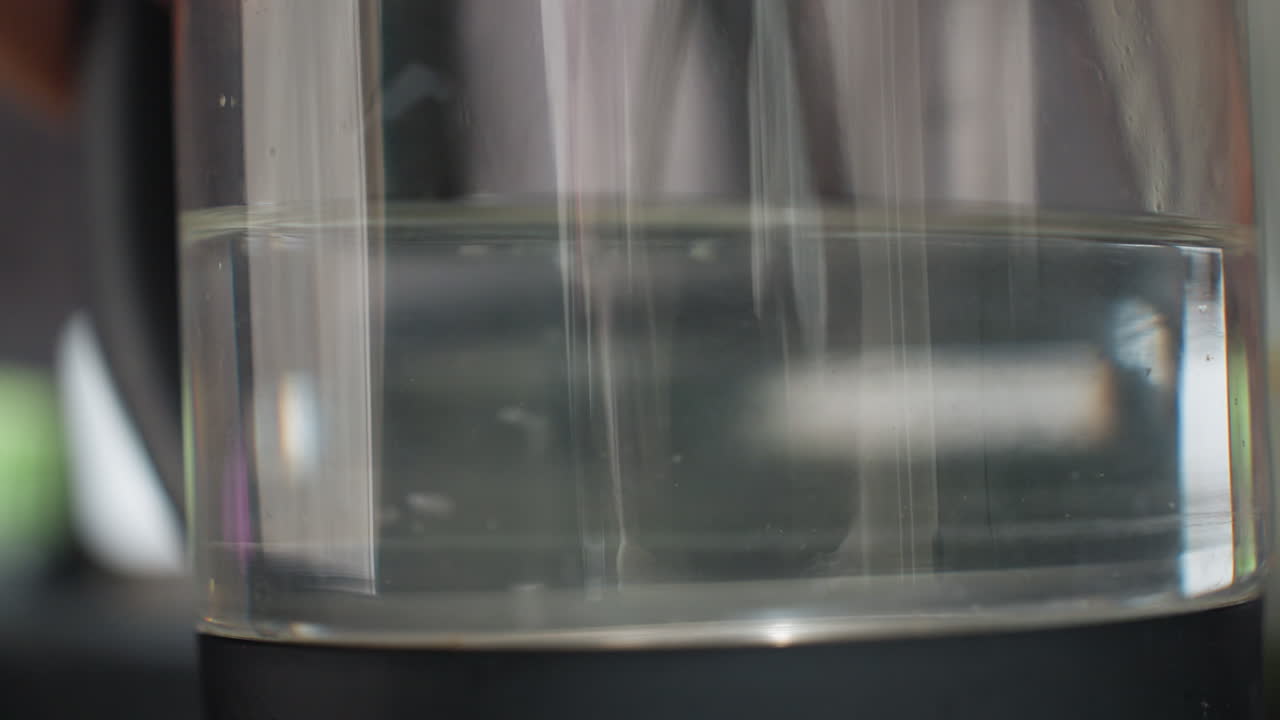 Clear Kettle Water Measurement, Transparent Kettle With Precise Water Level Display, Detailed Image Showing Water Height Inside Transparent Kettle With Focused Measurement For Accurate Brewing