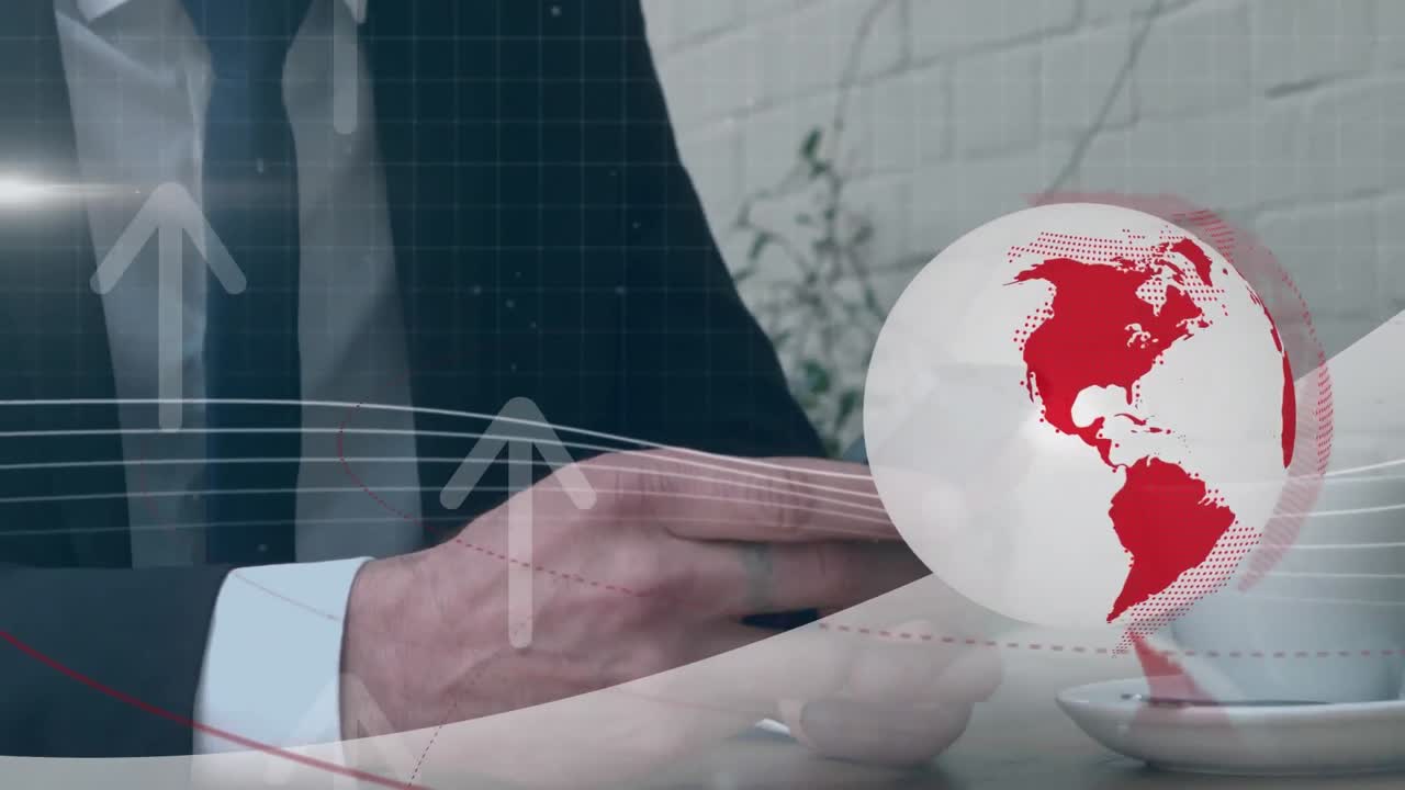 animación de globo giratorio y iconas de flecha sobre un hombre de negocios caucásico usando un teléfono inteligente en un café.