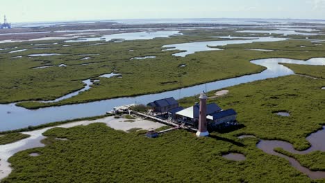 Abgelegener-Leuchtturm-Im-Aransas-Pass-Marshland,-Texas