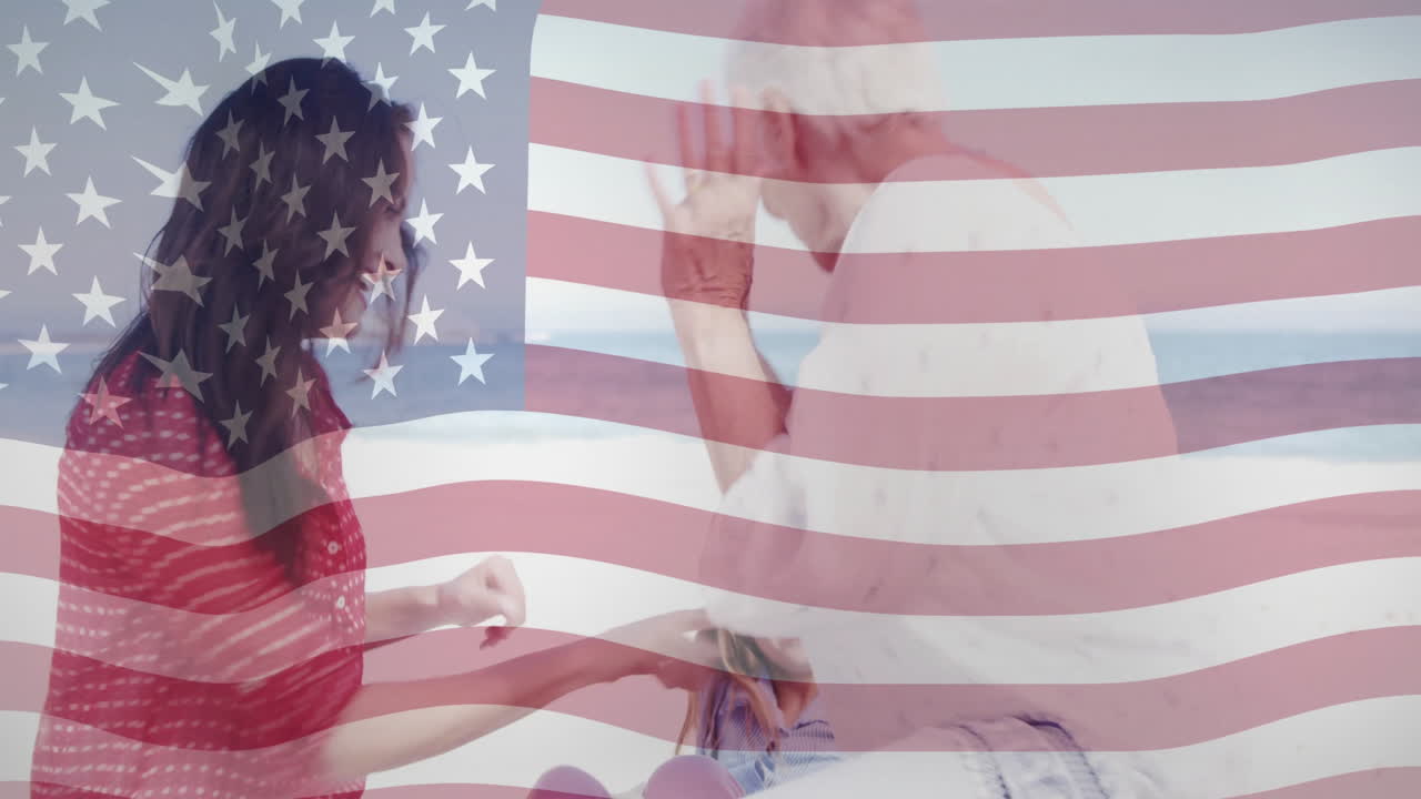 animación de bandera estadounidense sobre personas que interactúan en la playa