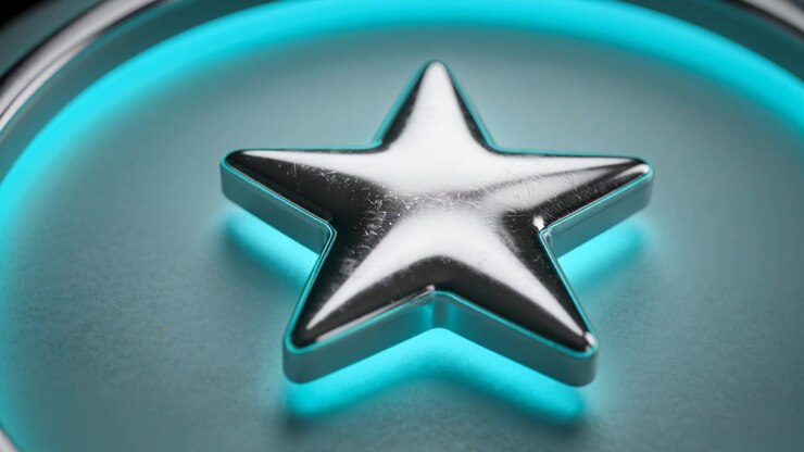 Carrellata della telecamera dopo uno spostamento che rivela una stella cromata su un disco sotto un alone ciano in studio, con bagliori