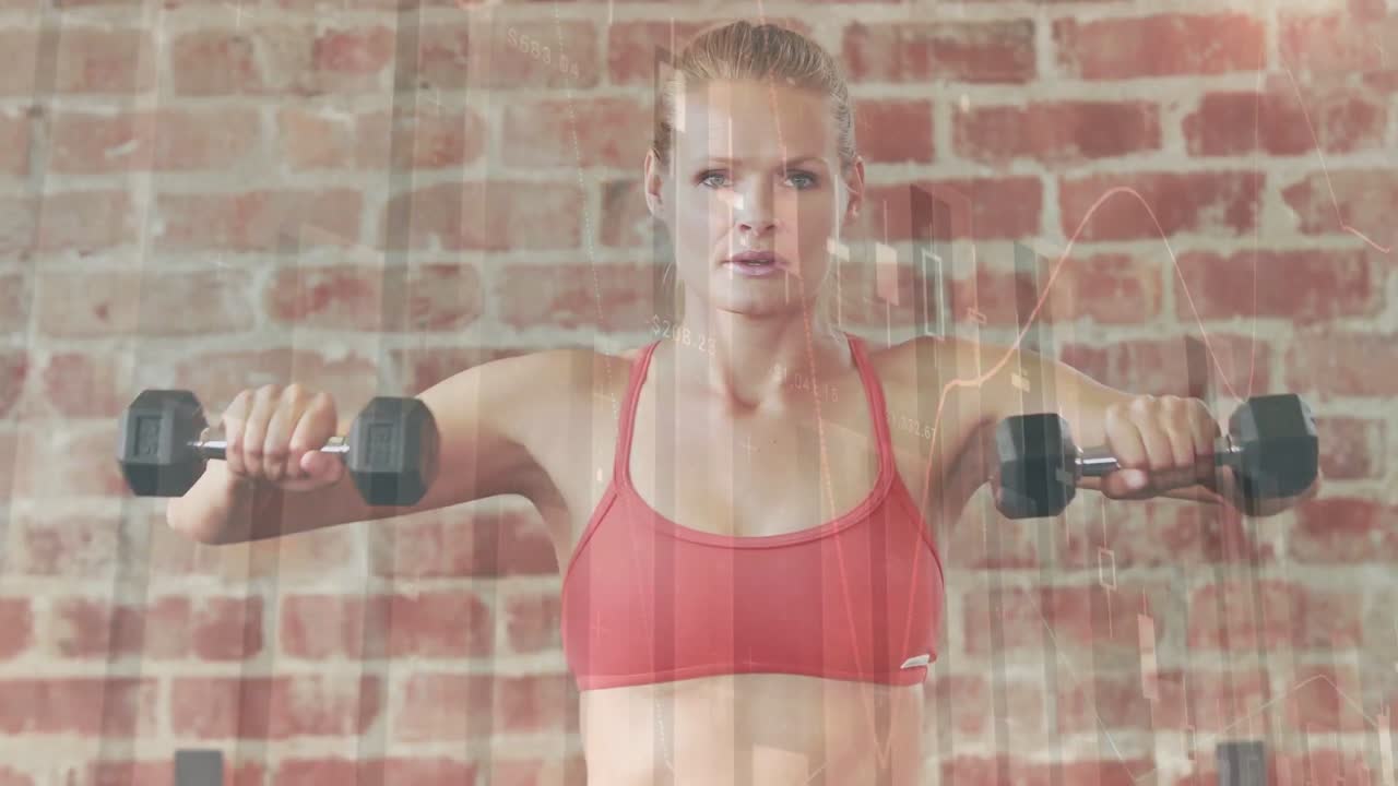 Frau beginnt mit Gewichten auf Brusthöhe, macht Schulterheben im Fitnessstudio, eine Überlagerung kreuzt den Bildausschnitt.