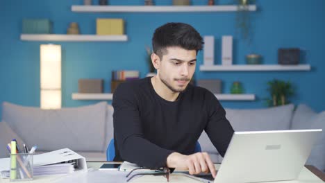 Joven-Trabajador-De-Oficina-Estresado-Y-Frustrado.