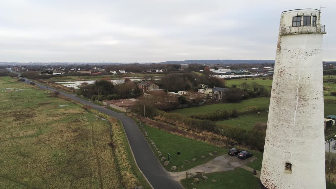 역사적인 leasowe 등대 해상 봉화 랜드마크 공중 해안 시골 wirral 보기 닫기 풀백 공개