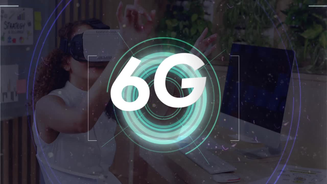 animación de texto de 6g, escaneo de alcance sobre mujer con auriculares vr y manos en movimiento