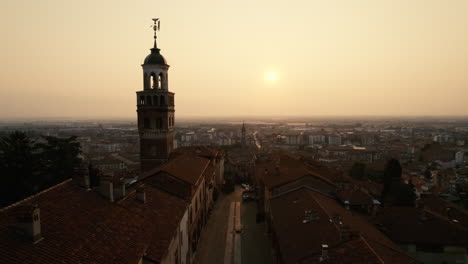 Casco-Antiguo-En-El-Norte-De-Italia-Al-Amanecer