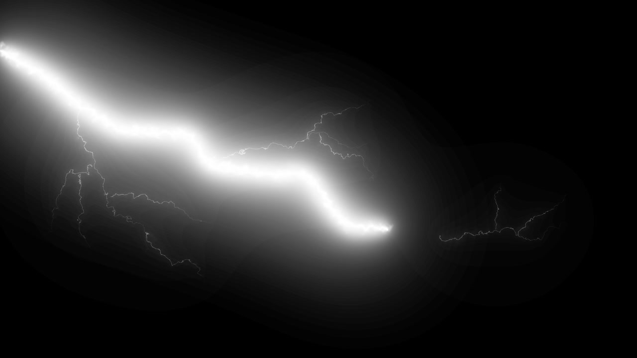 Mächtige elektrische Entladung, die auf schwarzem Hintergrund aufblitzt