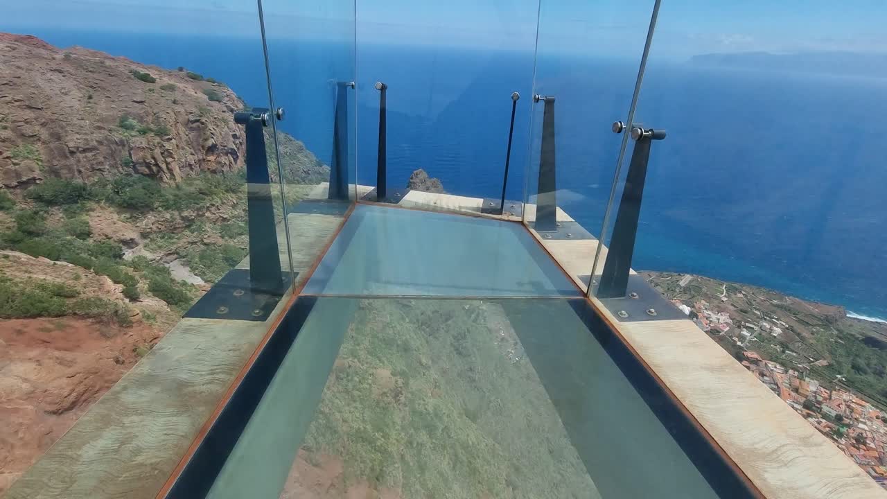 mirador de abrante mirador y pasarela de cristal paseo lento, la gomera, españa