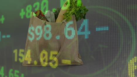 Animación-De-Números-Con-Signos-De-Dólar-Sobre-Una-Bolsa-De-Compras-Con-Verduras-Frescas