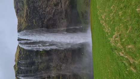 Vertikal-4k,-Wasserfall-Seljalandsfoss,-Island