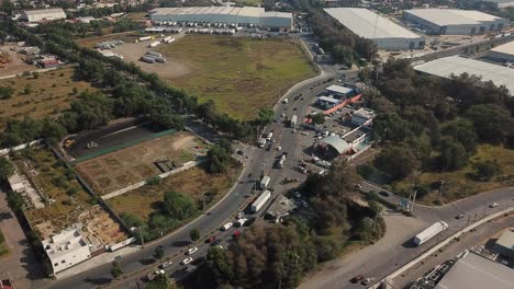 disparo de drones en una intersección en la zona industrial de tepotzotlan, estado de méxico