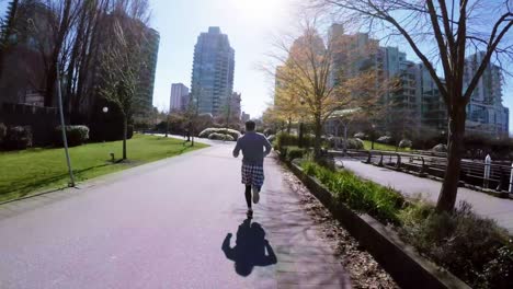 Man-jogging-in-the-city-4k