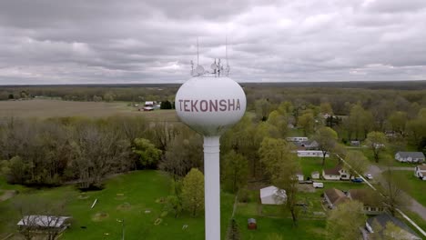 Tekonsha,-Michigan-water-tower-with-drone-video-pulling-out