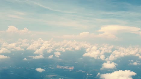 vista aerea sobre las nubes