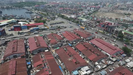 Aerial-of-poor-people-housing-in-Tondo-Manila,-Philippines