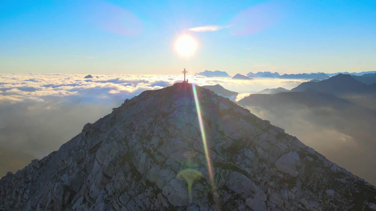 일출 알프스에서 영화 비행