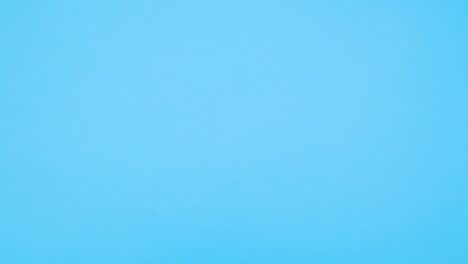 botellas médicas con pastillas aparecen en el lado derecho del tema azul. detener el movimiento