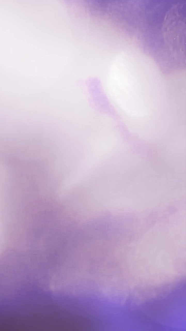 Transiciones abstractas moradas con fugas de luz y efecto bokeh