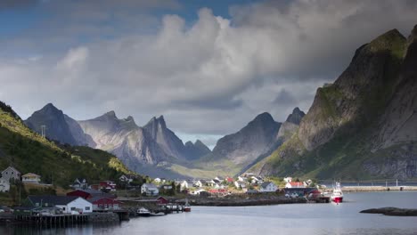 Lofoten-Dorfblick-4k-06