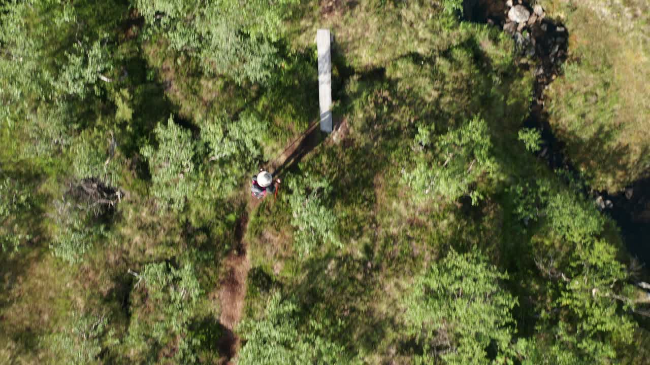 senderismo en la tundra noruega