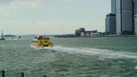 Taxi-Acuático-De-Nueva-York.-Río-Hudson