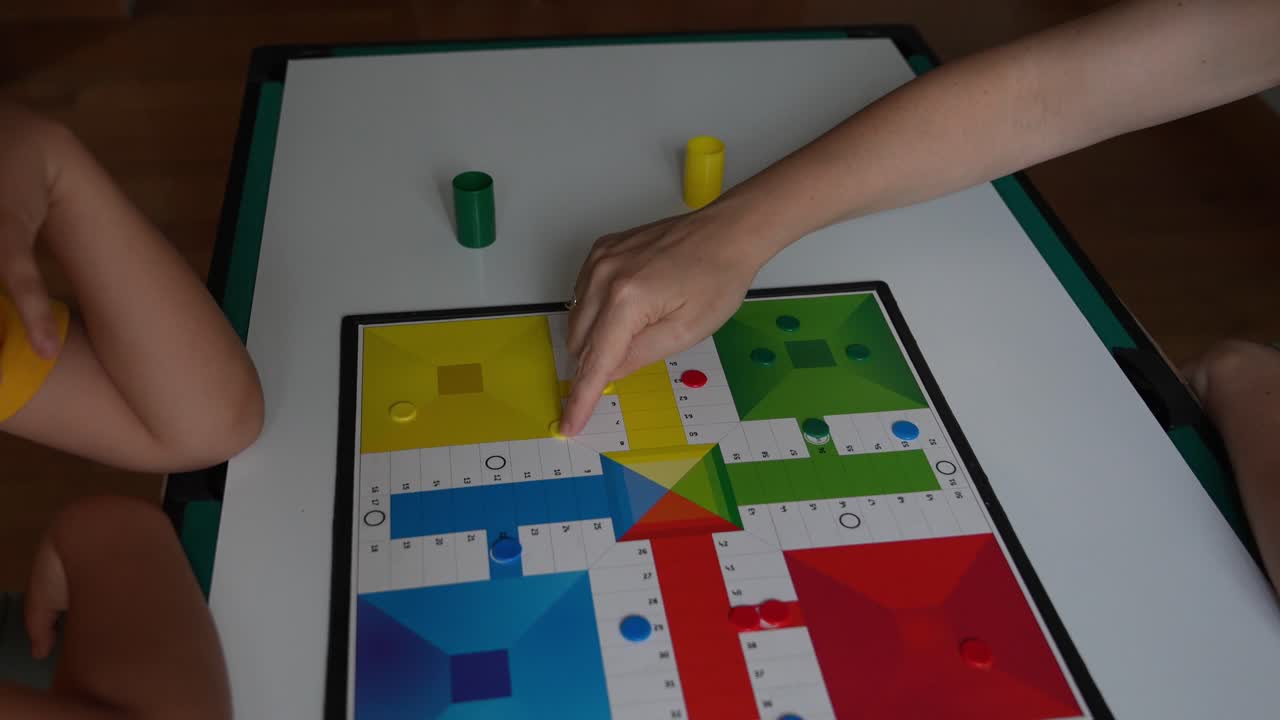 Gioca a Ludo Board Game