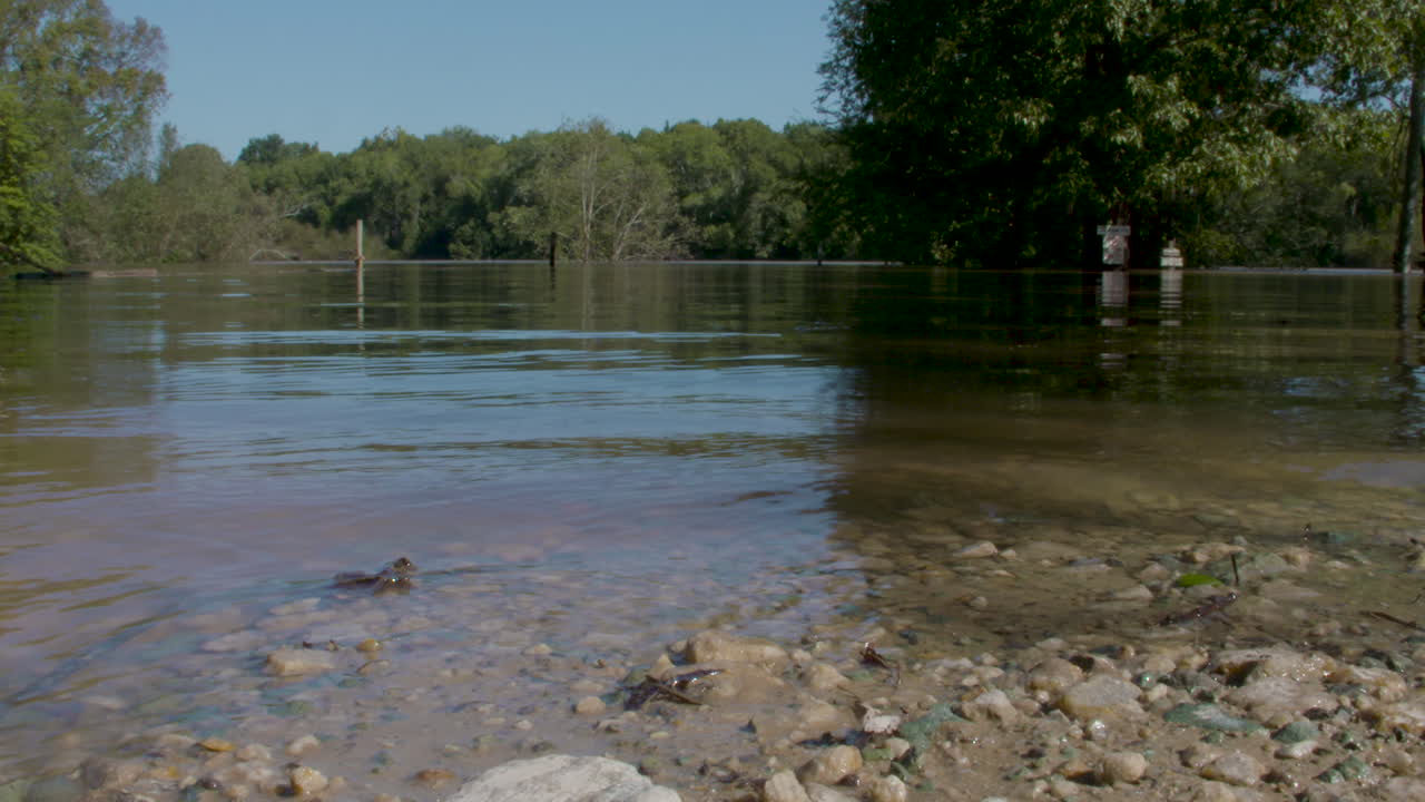 허리케인 피렌체에서 강 범람 샷