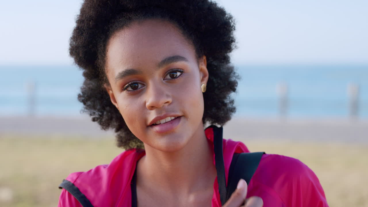 십대 소녀, 얼굴과 여행