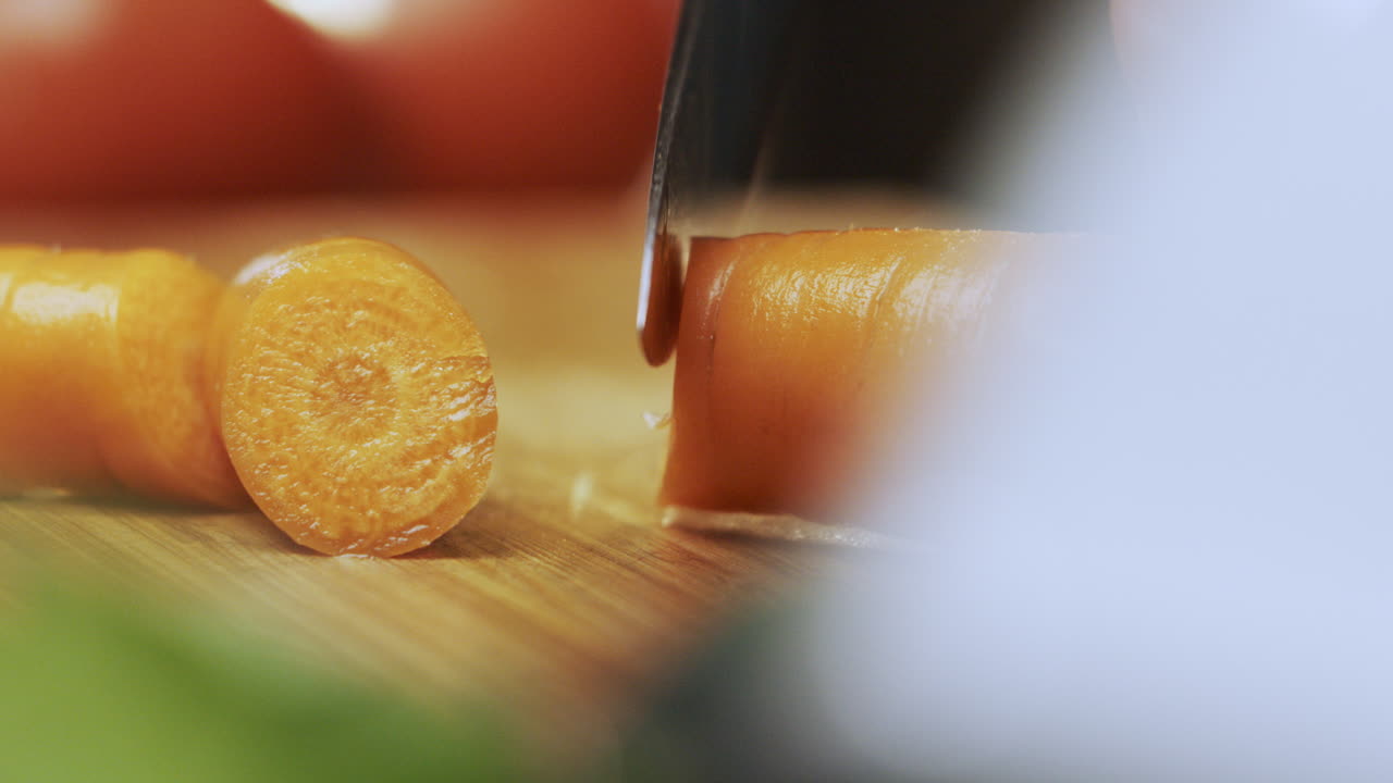 cortar las zanahorias