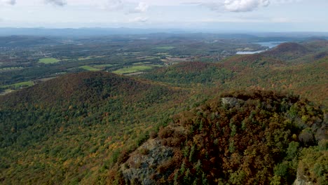 New-Hampshire-State-Hills-In-Waldlandschaft-Amerikas---Fliegender-Blick-Auf-Die-Gründung